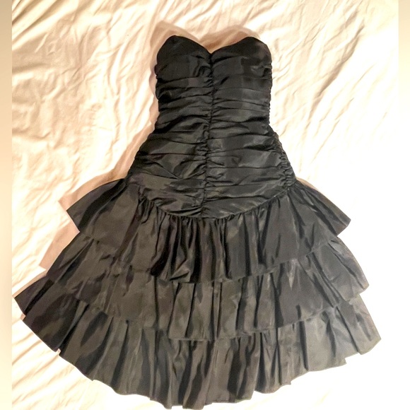 Roberta California Black Stapless Cocktail/Prom Dress. - Picture 2 of 7